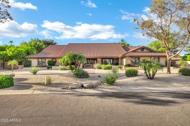 5224 Misty Willow Ln, Glendale, AZ 85310