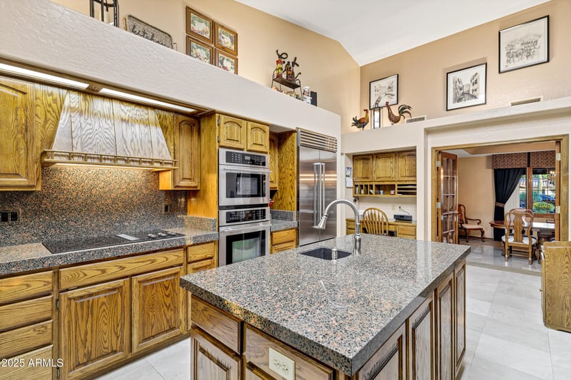 5224 Misty Willow Ln, Glendale, AZ 85310
