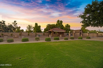 5224 Misty Willow Ln, Glendale, AZ 85310