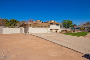5226 W Tierra Buena Ln, Glendale, AZ 85306