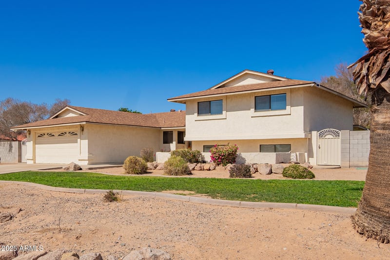 5226 W Tierra Buena Ln, Glendale, AZ 85306