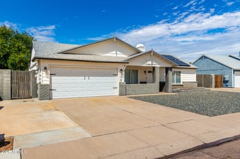 5228 Aster Dr, Glendale, AZ 85304