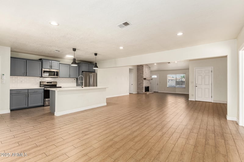 5228 Aster Dr, Glendale, AZ 85304