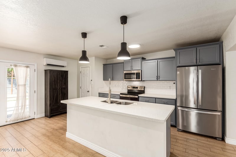 5228 Aster Dr, Glendale, AZ 85304