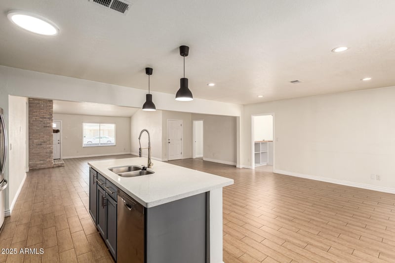 5228 Aster Dr, Glendale, AZ 85304