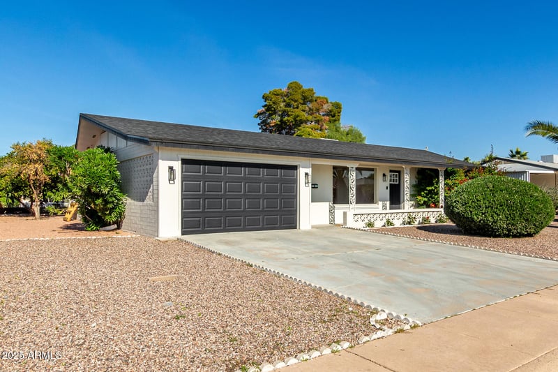 5228 Des Moines St, Mesa, AZ 85205