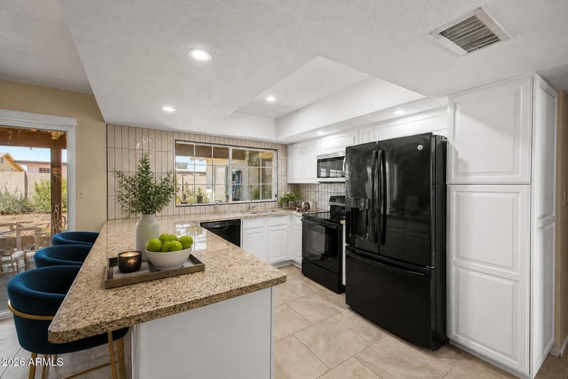 5228 W Garden Dr, Glendale, AZ 85304