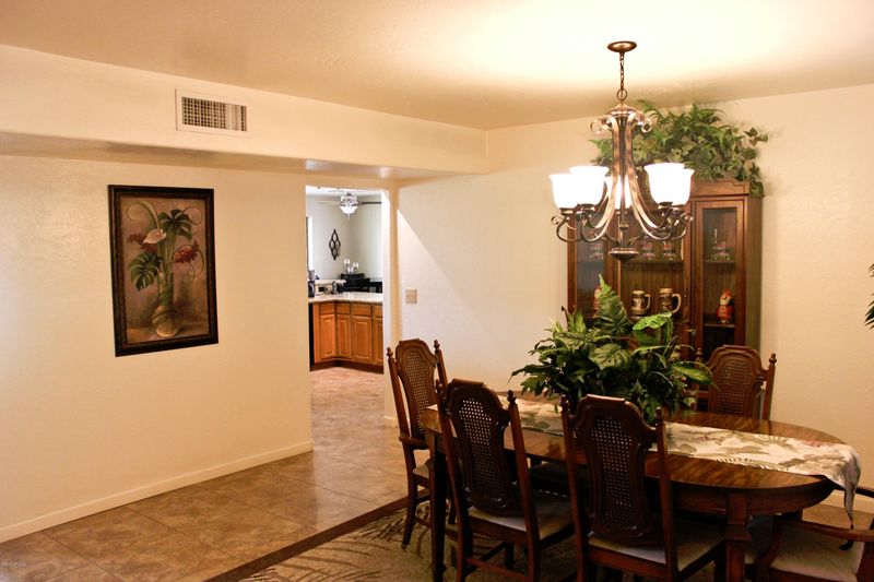 5229 W Whispering Wind Dr, Glendale, AZ 85310