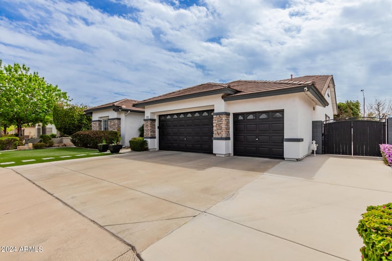 523 E Bridgeport Pw, Gilbert, AZ 85295