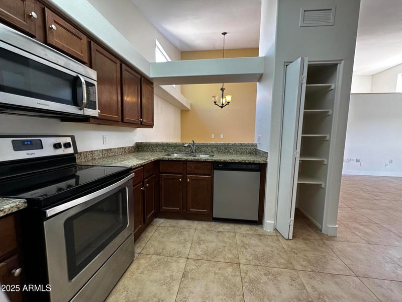 523 Omaha Cir, Mesa, AZ 85205