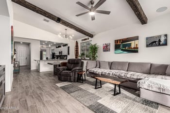 523 Pasaro Dr, Phoenix, AZ 85085