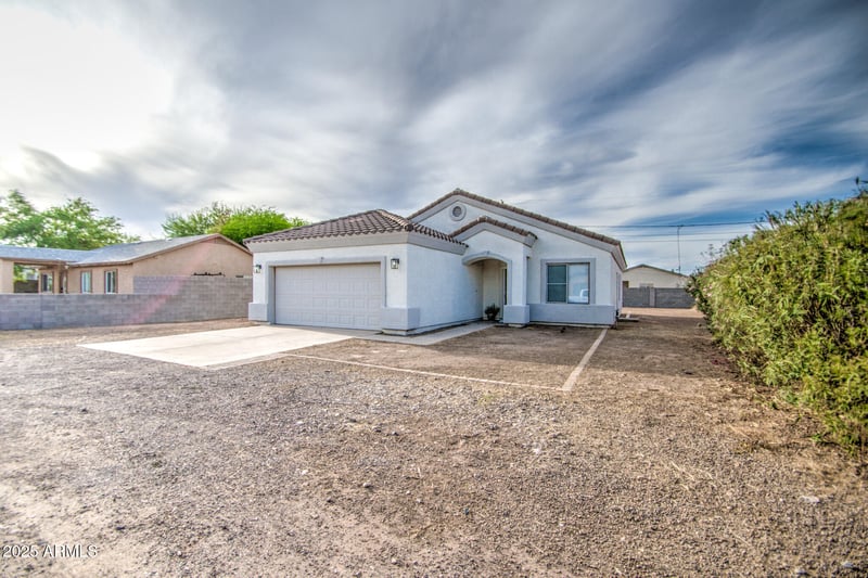 5230 Pony Track Ln, San Tan Valley, AZ 85140