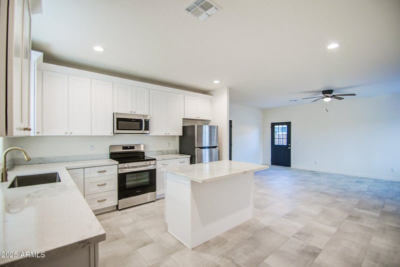 5230 Pony Track Ln, San Tan Valley, AZ 85140