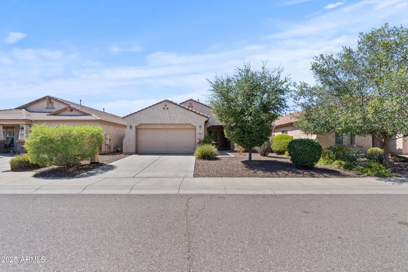 5231 Desert Hollow Dr, Phoenix, AZ 85083