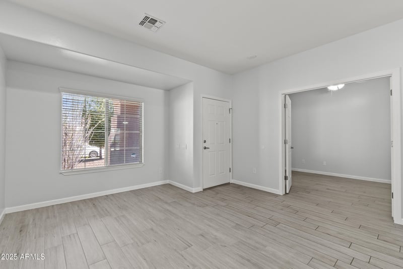 5231 Desert Hollow Dr, Phoenix, AZ 85083