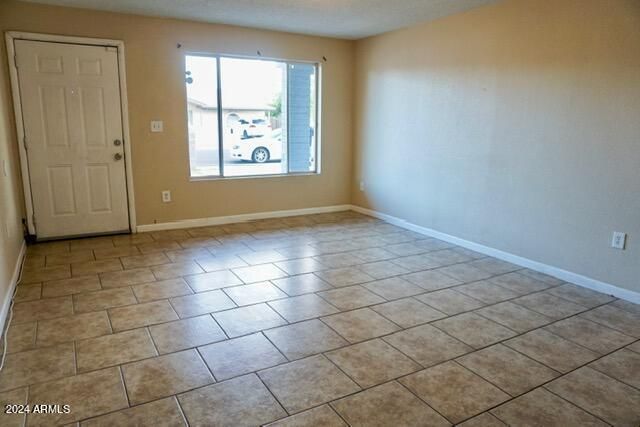 5232 W Cypress St, Phoenix, AZ 85035