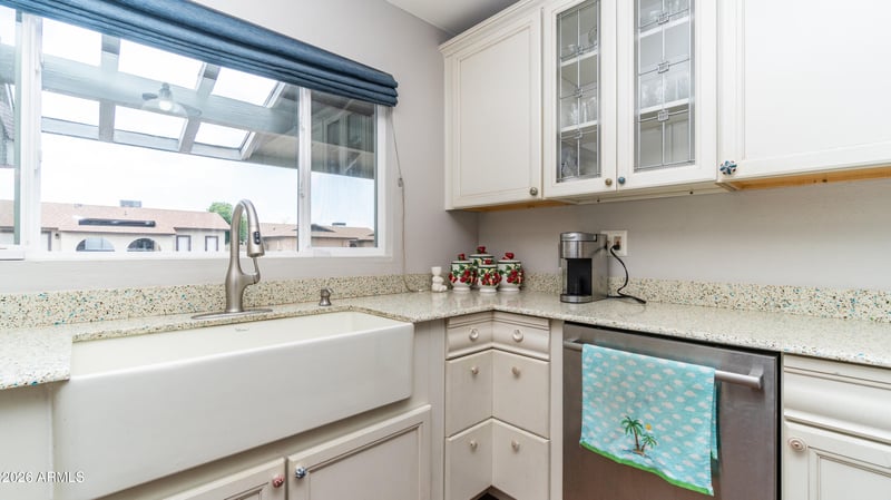 5232 W Onyx Ave, Glendale, AZ 85302