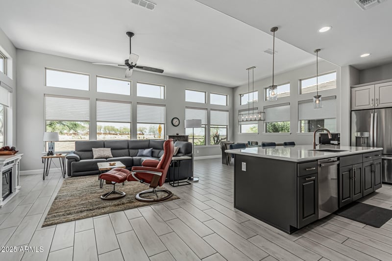 5233 207th Dr, Buckeye, AZ 85396