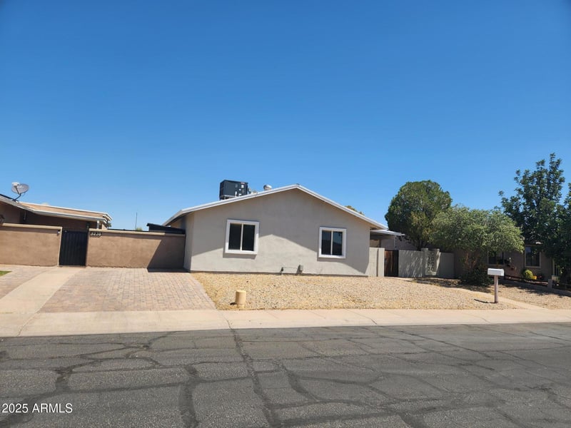 5234 Banff Ln, Glendale, AZ 85306