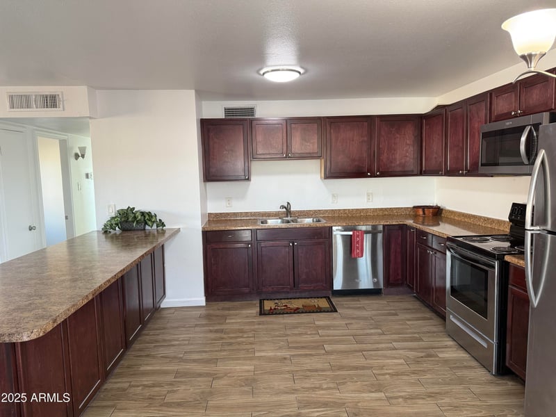 5234 Banff Ln, Glendale, AZ 85306