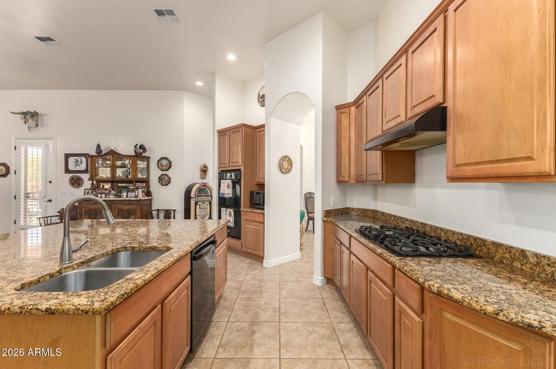 5235 E Lonesome Dove Trl, San Tan Valley, AZ 85140