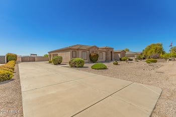 5235 Lonesome Dove Trl, San Tan Valley, AZ 85140