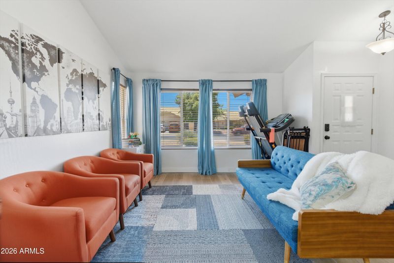 5236 E Hobart St, Mesa, AZ 85205