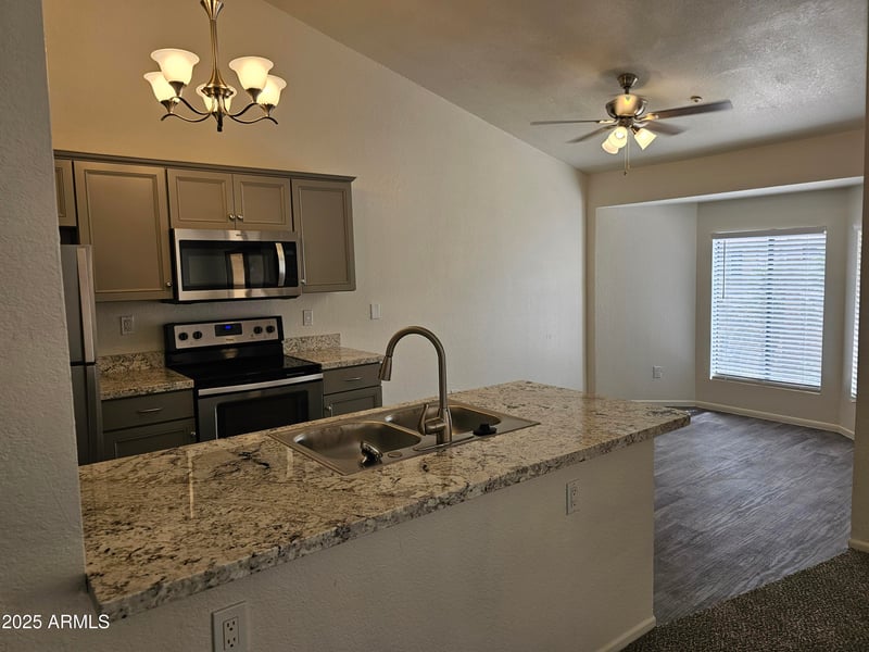 5236 Peoria Ave #204, Glendale, AZ 85302