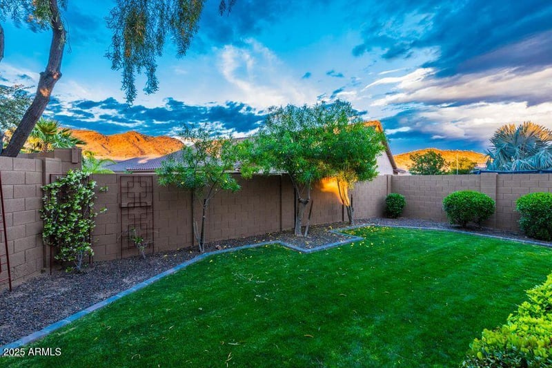 5237 Redbird Rd, Phoenix, AZ 85083
