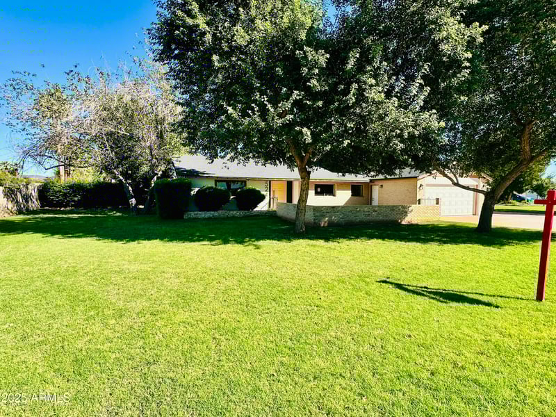 524 Harmont Dr, Phoenix, AZ 85021