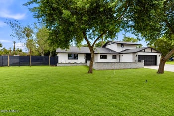524 W Harmont Dr, Phoenix, AZ 85021