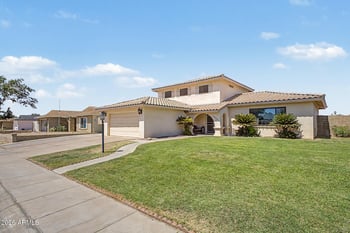 5240 Garden Dr, Glendale, AZ 85304