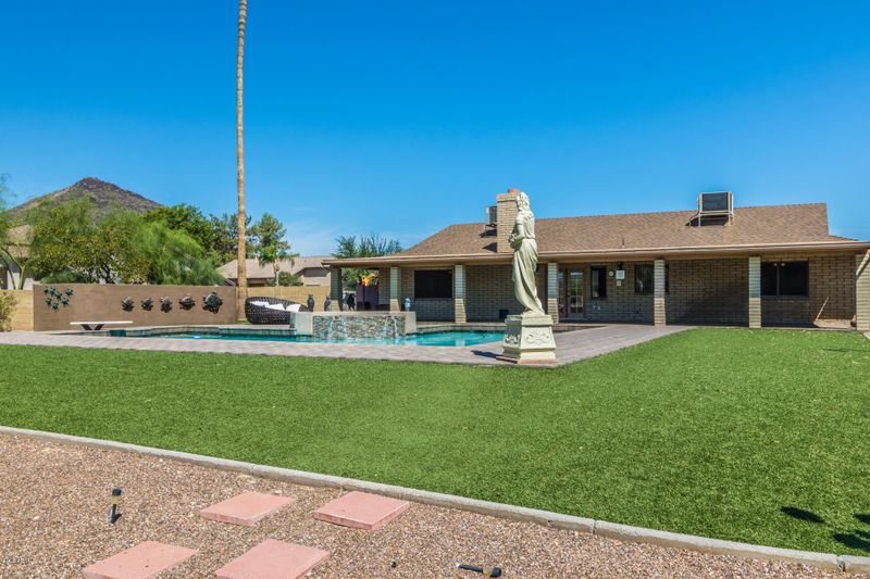 5241 W Fallen Leaf Ln, Glendale, AZ 85310