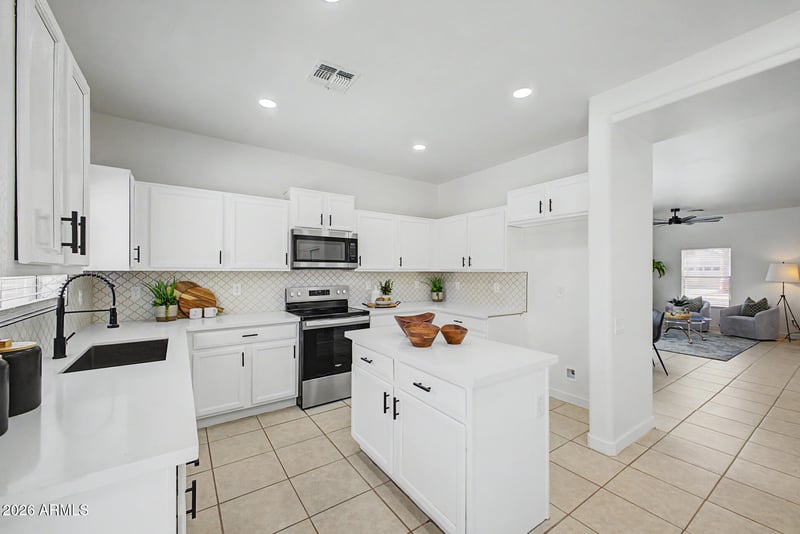5241 Shumway Farm Rd, Laveen, AZ 85339