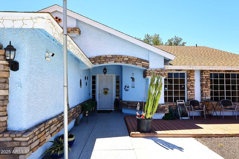 5242 86th Ave, Glendale, AZ 85305