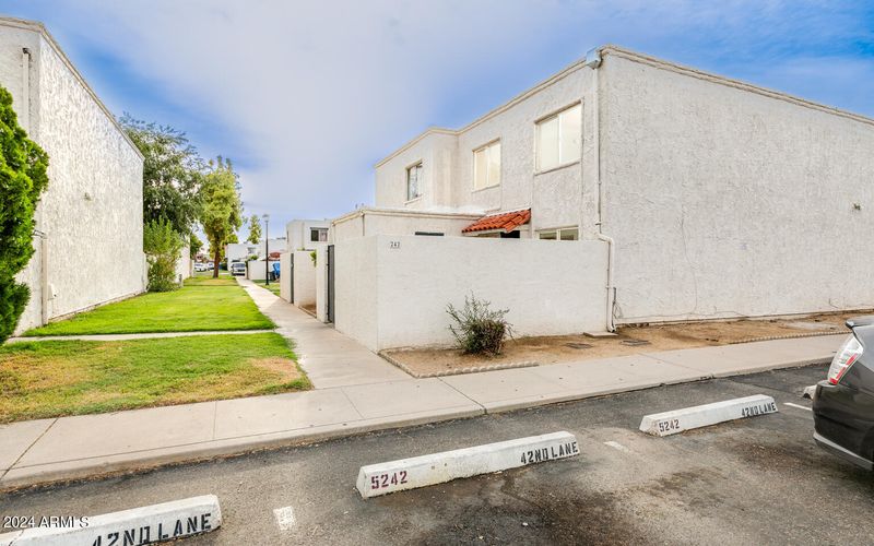 5242 N 42nd Ln, Phoenix, AZ 85019