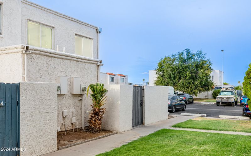 5242 N 42nd Ln, Phoenix, AZ 85019
