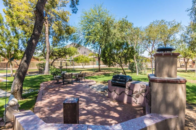 5242 W Whispering Wind Dr, Glendale, AZ 85310