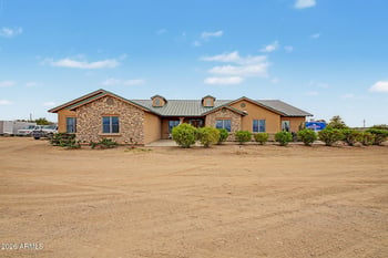 5243 Hash Knife Draw Rd, San Tan Valley, AZ 85140