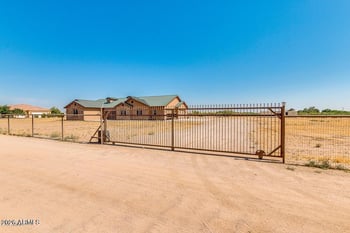 5243 Hash Knife Draw Rd, San Tan Valley, AZ 85140