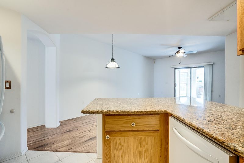 5249 E Shea Blvd #102, Scottsdale, AZ 85254