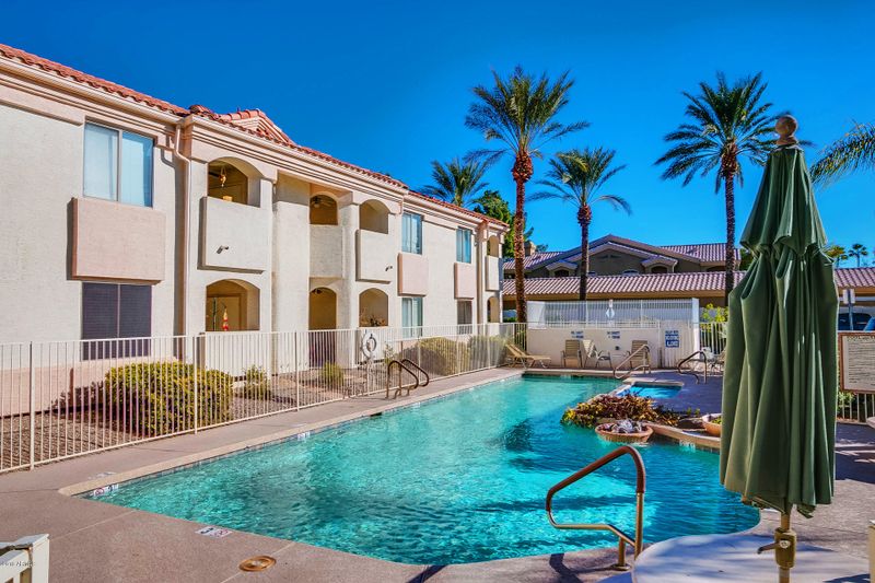 5249 E Shea Blvd #111, Scottsdale, AZ 85254