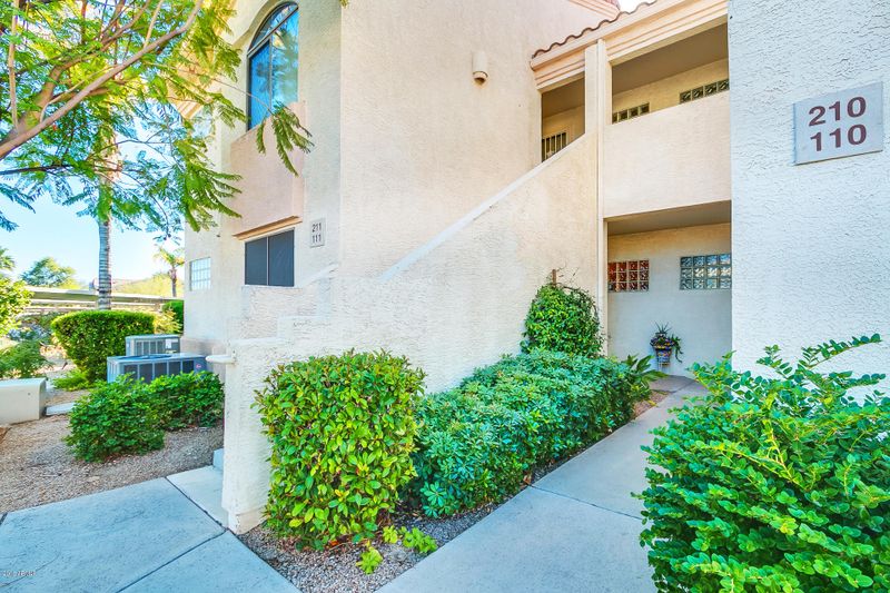 5249 E Shea Blvd #111, Scottsdale, AZ 85254