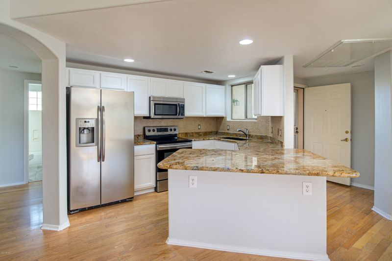 5249 E Shea Blvd #117, Scottsdale, AZ 85254
