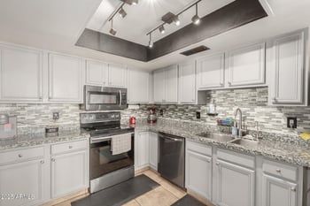 5249 Mountain View Rd, Glendale, AZ 85302