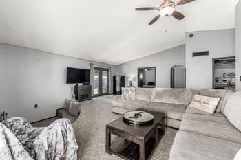 5249 Mountain View Rd, Glendale, AZ 85302