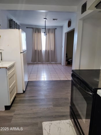 525 Buist St, Phoenix, AZ 85041