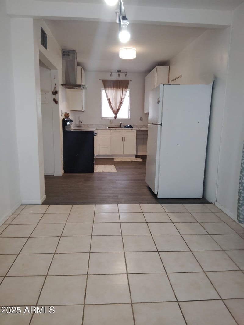 525 Buist St, Phoenix, AZ 85041
