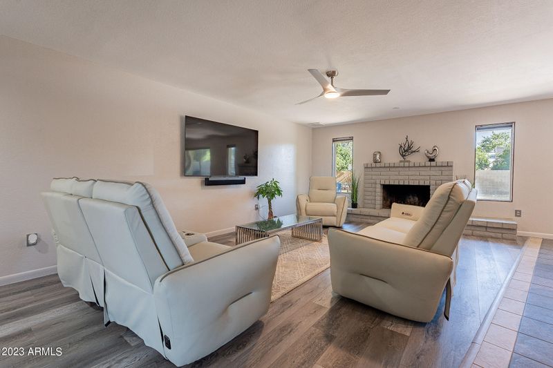 525 E Saint John Rd, Phoenix, AZ 85022