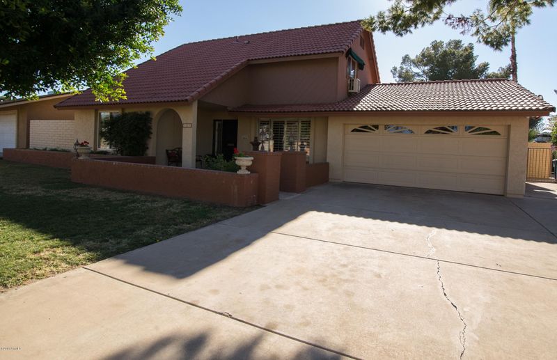 525 E Winged Foot Rd, Phoenix, AZ 85022
